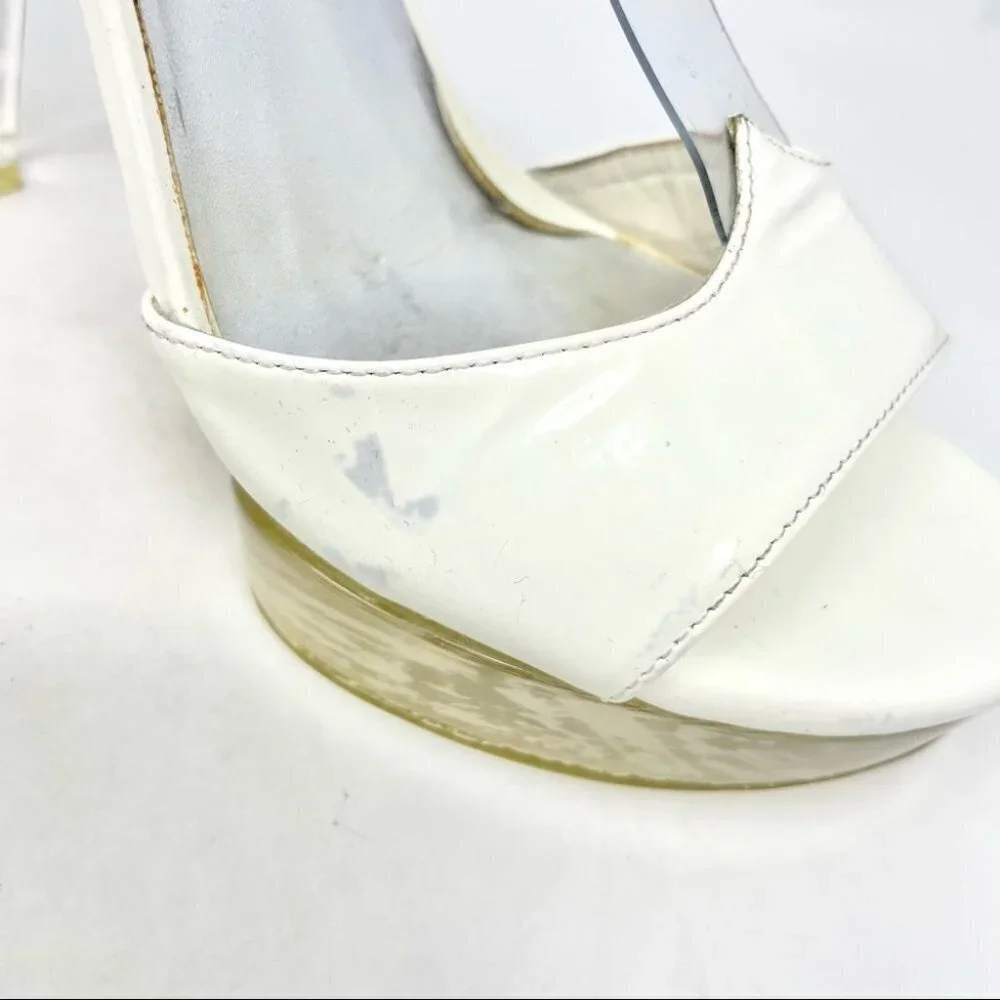 Stuart Weitzman White Patent Leather T Strap Perspex Platform Heels Size 7.5